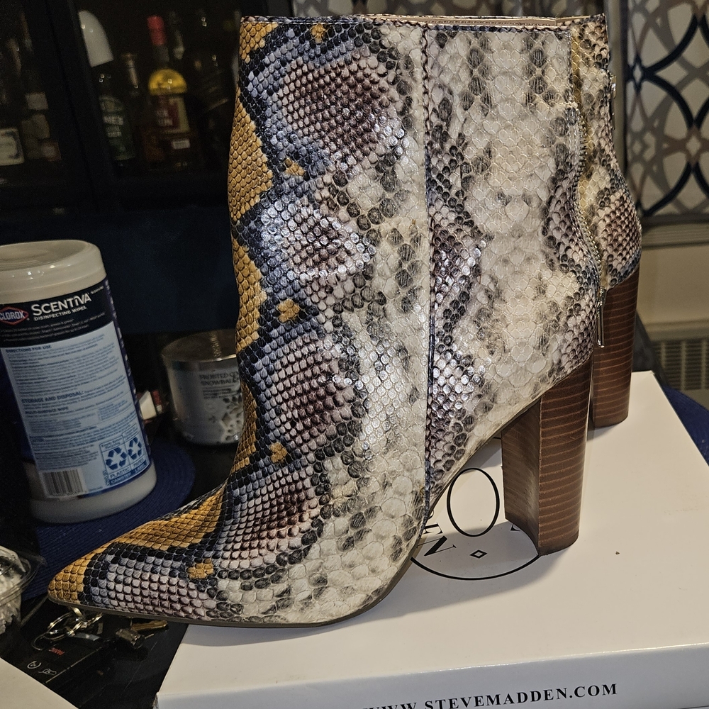 Steve Madden Multicolor Snake Print Ankle Boots SIZE 11